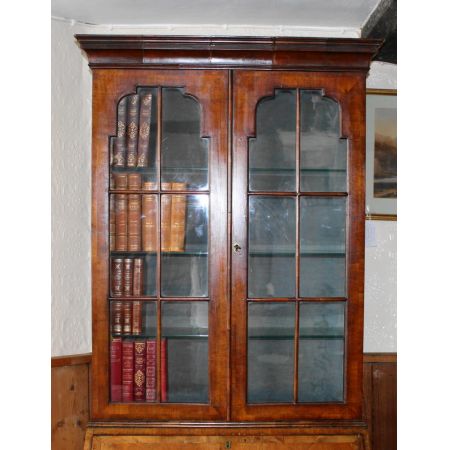 Kleiner antiker  Bücherschrank , Nussbaum