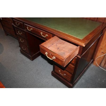 antiker Mahagoni-Sockel Schreibtisch, viktorianisch