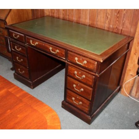 antiker Mahagoni-Sockel Schreibtisch, viktorianisch