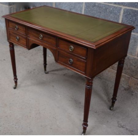 Mahagoni Knieloch Schreibtisch, antik