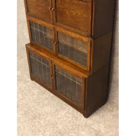 Globe Wernicke verglaster Bücherschrank Eiche Massivholzschrank 19. Jahrhundert