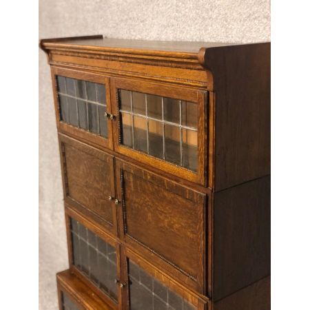 Globe Wernicke verglaster Bücherschrank Eiche Massivholzschrank 19. Jahrhundert