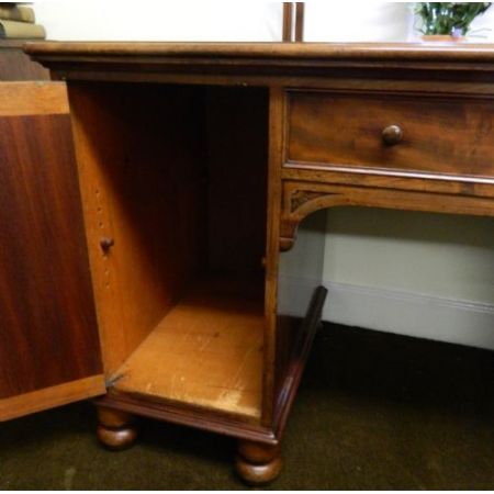 Antiker Mahagoni Pedestal Schreibtisch Pedestal Desk ca 1860