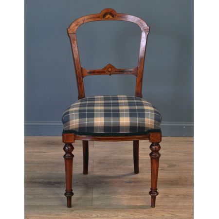 Paar antiker edwardianischer Schlafzimmerstühle Bedroom Chairs aus Nussbaum ca 1900