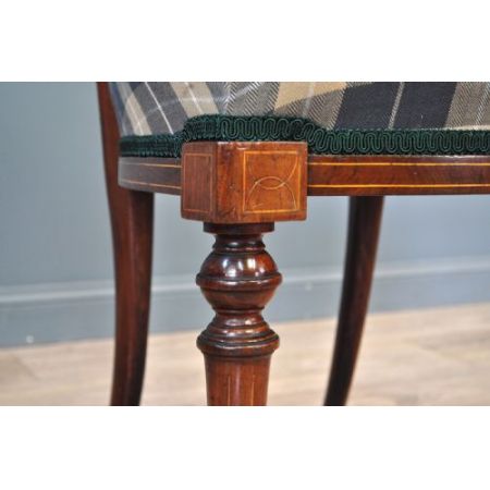 Paar antiker edwardianischer Schlafzimmerstühle Bedroom Chairs aus Nussbaum ca 1900