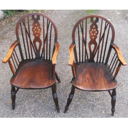 Satz von sechs antiken Wheelback Küchenstühlen