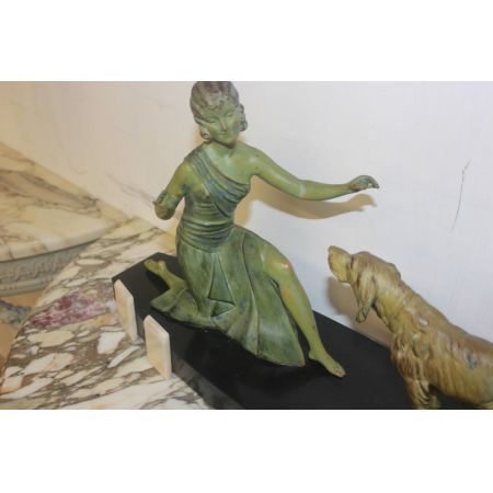 Antike Skulptur, Statue mit Marmorsockel