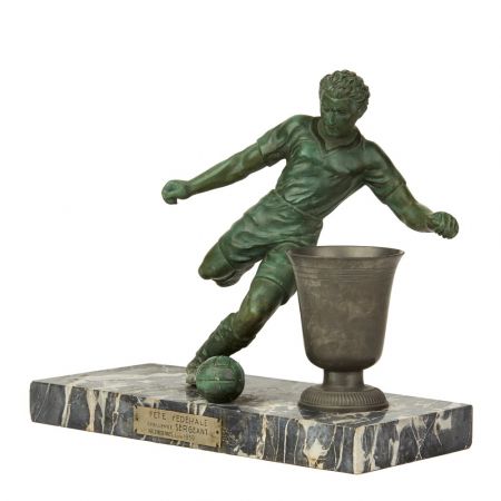 französische Art Deco Fußball-Trophäe Skulptur auf Marmor montiert