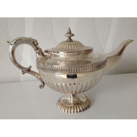 Großes verziertes viktorianisches versilbertes Teeservice - um 1870