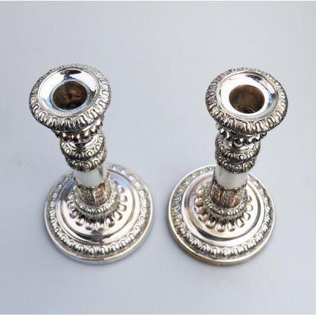 Antikes englisches Paar versilberter Kerzenleuchter / Silver Plated Candlesticks, ca 1800