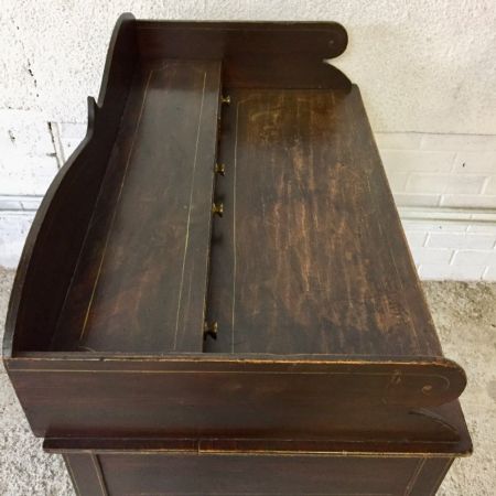 Antiker Regency Schreibtisch aus Weichholz mit originaler Maserierung in Palisanderoptik, ca 1820