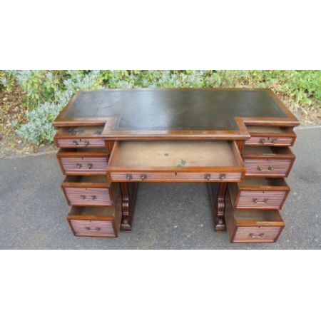 Antiker viktorianischer Pedestal Desk / Schreibtisch aus Mahagoni, by Gillows, englisch, ca 1860