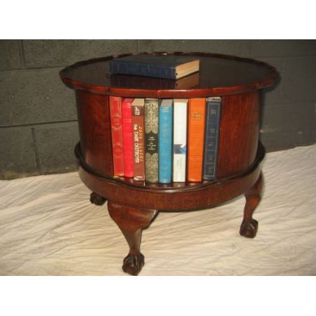 Antiker Revolving Coffee Table with Bookcase / drehbarer Kaffeetisch mit Bücherregal aus Mahagoni, ca 1920