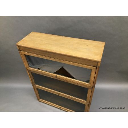 Antiker Globe Wernicke Eiche Bücherschrank von Gunn