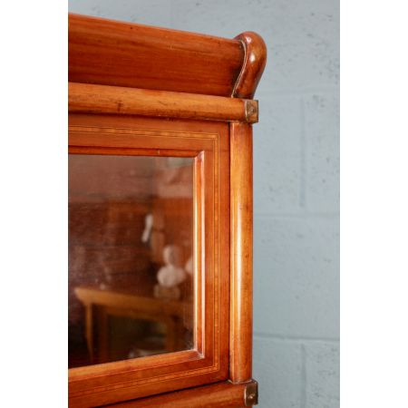 Passendes Paar Globe Wernicke Stapelbücherschränke antik