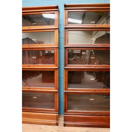 Passendes Paar Globe Wernicke Stapelbücherschränke antik