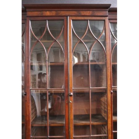 georgischer Bücherschrank aus Mahagoni Türen