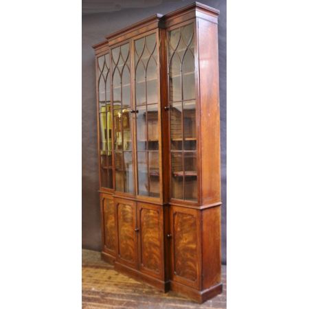 georgischer Bücherschrank aus Mahagoni Türen