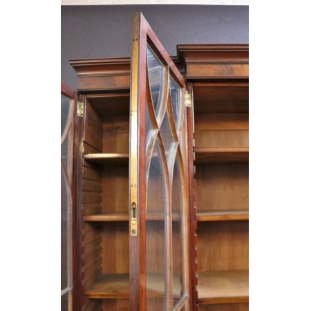 georgischer Bücherschrank aus Mahagoni Türen