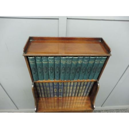 kleines edwardian inlay Bücherregal 1910