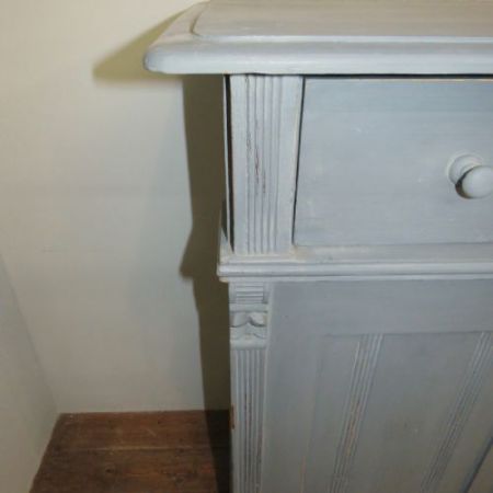 Antike rustikale Kommode / Dresser Base aus Weichholz, neu gestrichen, ungarisch, ca 1880