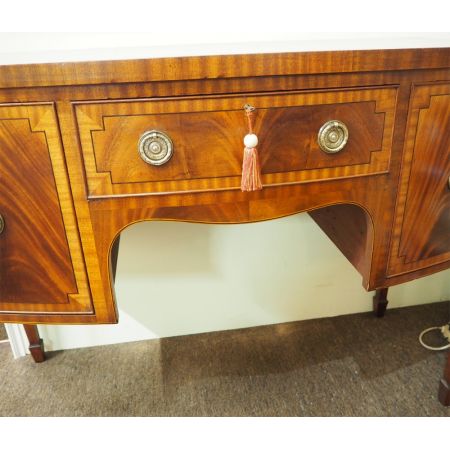 Mahagonibogen-Sideboard im edwardian Stil