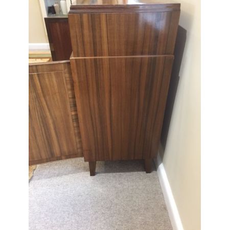 Nussbaum Sideboard von Heaton Tabb and Company