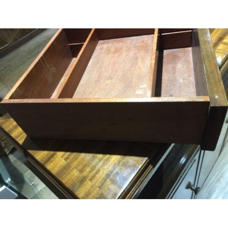 Nussbaum Sideboard von Heaton Tabb and Company