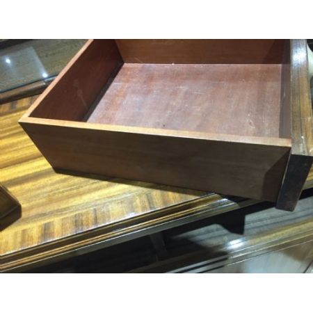 Nussbaum Sideboard von Heaton Tabb and Company