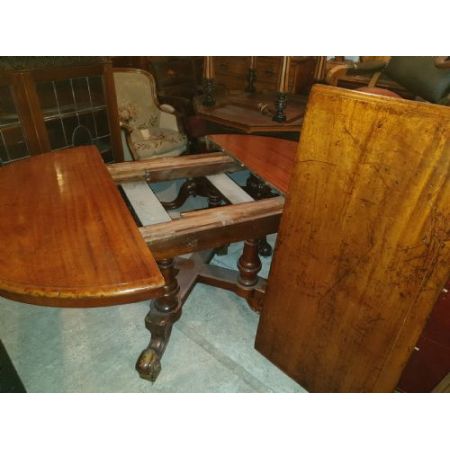 früher viktorianischer ausziehbarer Esstisch