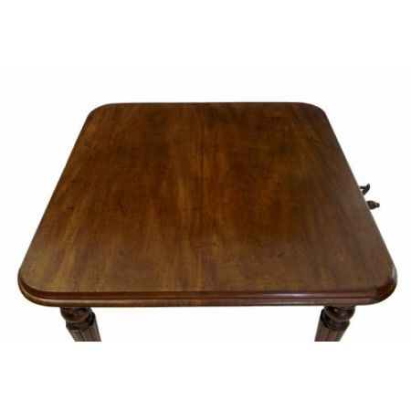 Ausziehbarer Esstisch aus Mahagoni aus dem 19. Jahrhundert, viktorianischer Stil 