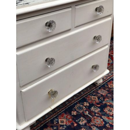 Bemalte antike Kiefernkommode mit originalen Griffen, viktorianisch