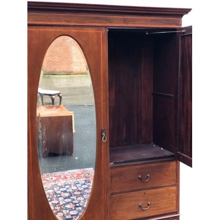 Antiker Massivholzschrank aus Mahagoni-Holz viktorianisch