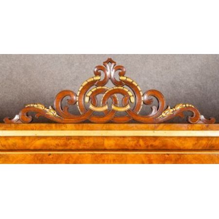 Antikes  Bücherregal aus Nussbaum und vergoldetem Holz