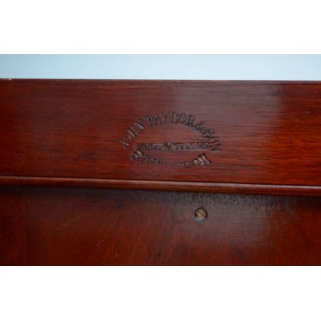 Viktorianisches  Mahagoni 3-Tür Bücherregal von John Taylor und Sohn, Edinburgh