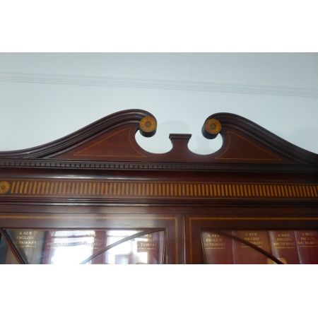 Morrison & Co. eingelegtes viertüriges Bücherregal aus Mahagoni