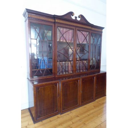 Morrison & Co. eingelegtes viertüriges Bücherregal aus Mahagoni