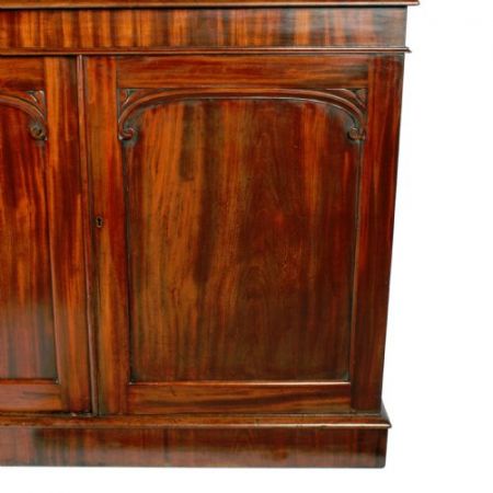 Dreitüriges Bücherregal aus viktorianischem Mahagoni massiv 