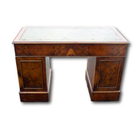 Klassischer Nussbaum Schreibtisch Massivholz antik ca 1920