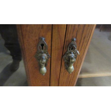 antikes Bücherregal aus heller Eiche