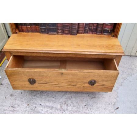 offenes Bücherregal aus goldener Eiche, in sehr guter Qualität mit Schublade darunter, antik 