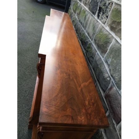 antikes viktorianisches offenes Walnussbücherregal aus Massivholz 