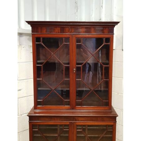 antikes astragal glasiertes Anwalt-Bücherregal aus Mahagoni c1920