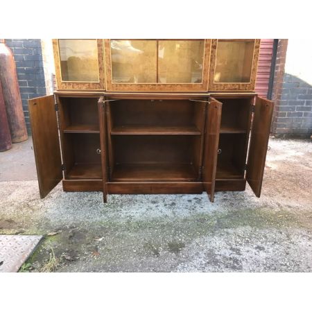 antikes Walnussbücherregal/ Bibliothek, lackierte Chinoiserie, 1900