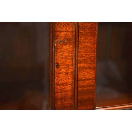 antikes Mahagonibücherregal, glasiert