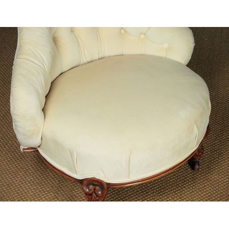 Paar antiker gepolsterter Schlafzimmerstühle aus Nussbaum um 1860, Mitte 19. Jhr.