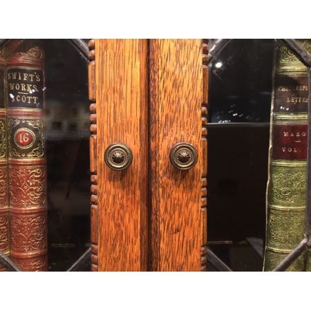 Zwei Eichen Bücherschränke Massivholz antik ca 1920