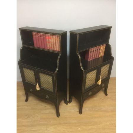 Zwei Mahagoni Bücherschränke Massivholz antik ca 1910