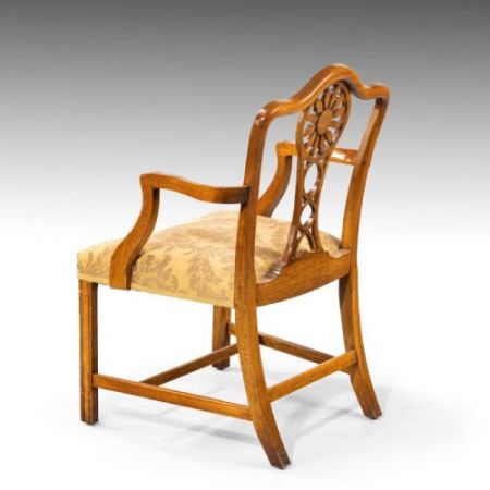 antikes Set aus 8 (6 + 2) Mahagonistühlen im Chippendale-Stil aus dem frühen 20. Jahrhundert