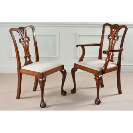 Set aus 8 antiken Mahagoni Esszimmerstühlen im Chippendale-Stil aus dem 19. Jahrhundert